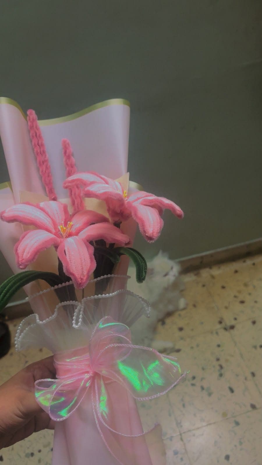 Handcrafted pipe-cleaner bouquet — Handcraft step by The Lunora Studio