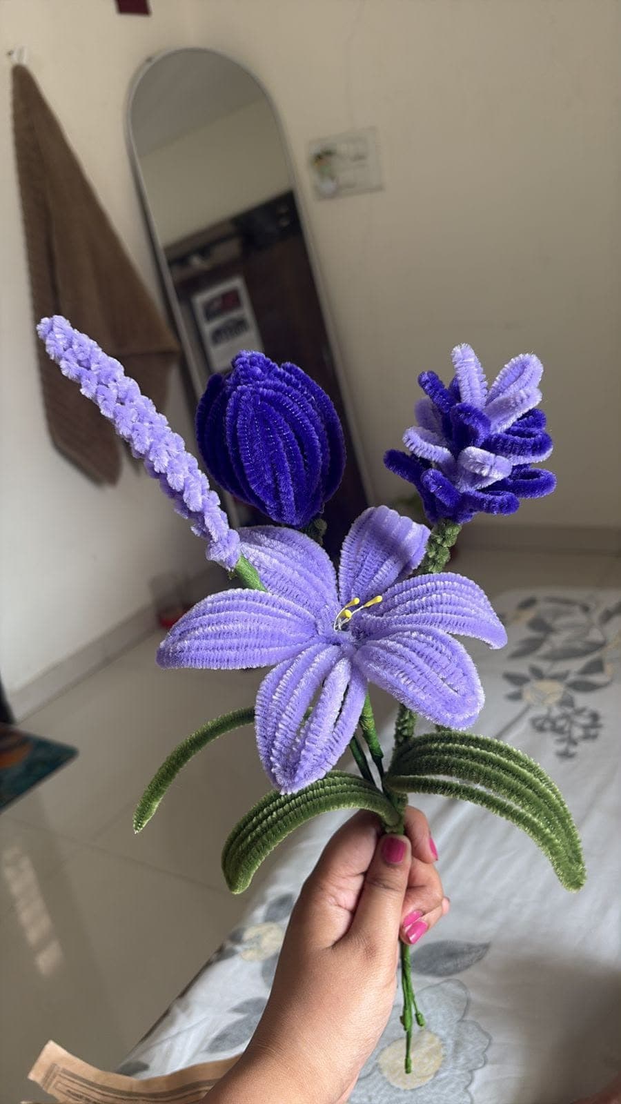 Handcrafted pipe-cleaner bouquet — Design step by The Lunora Studio
